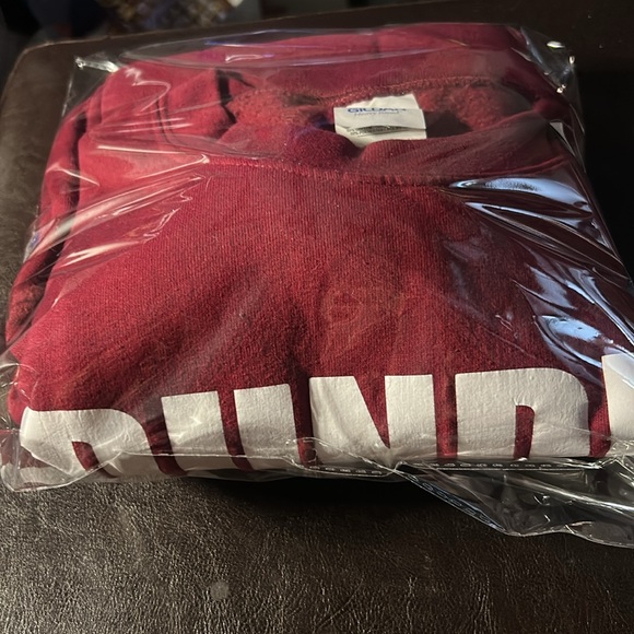 The Office Dunder Mufflin Crew Neck Red Pull Over Sweater Size Large - Picture 6 of 6